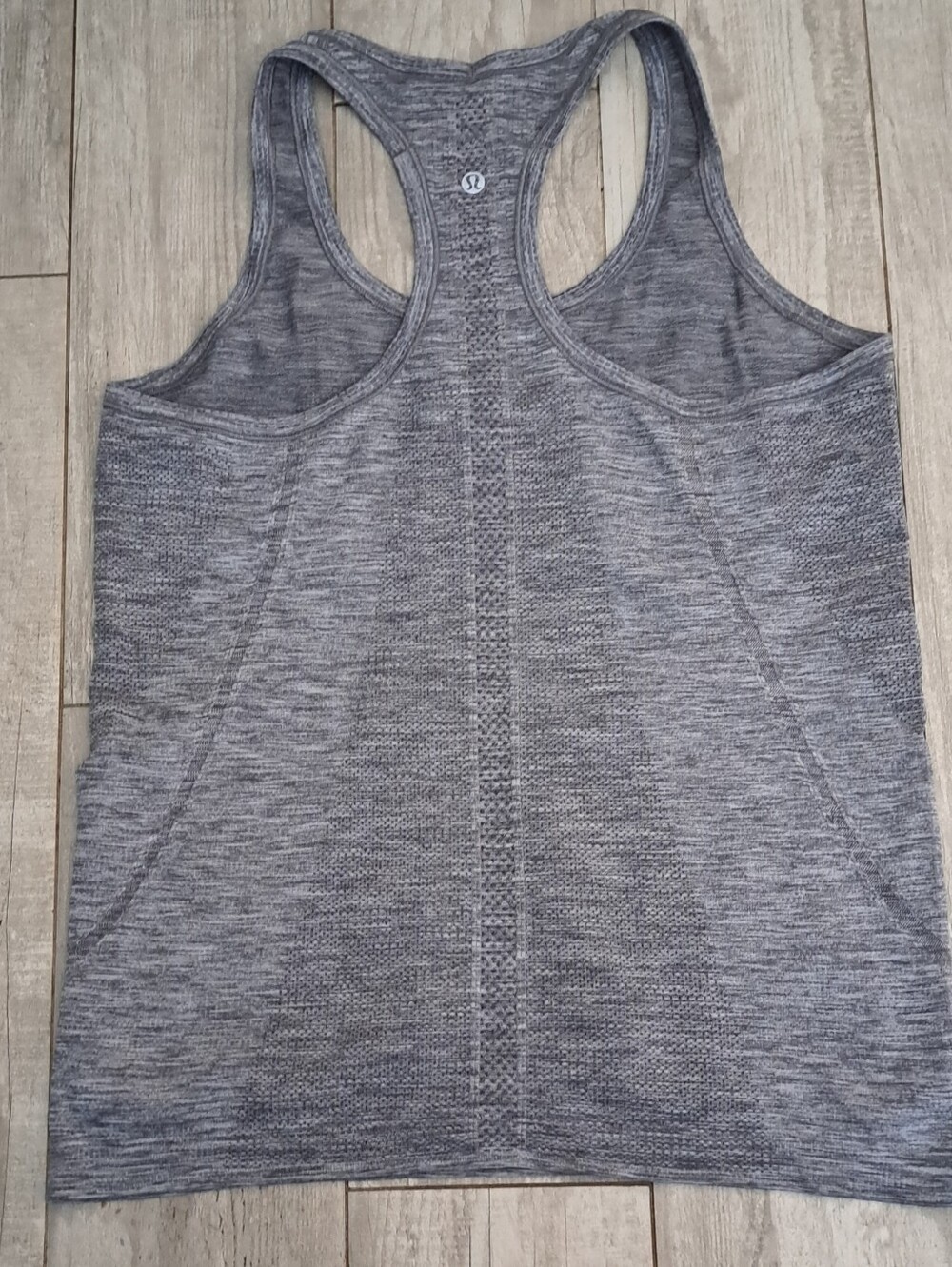 Lululemon Switfty Tech